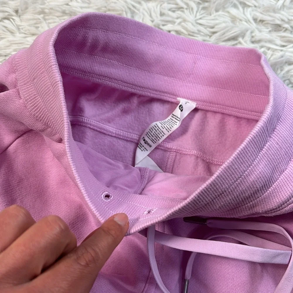 Lululemon Scuba High-Rise Short 5" Dahlia Mauve - Picture 4 of 8